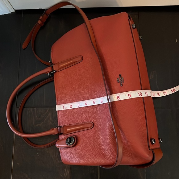Coach bag like new condition - Picture 10 of 16